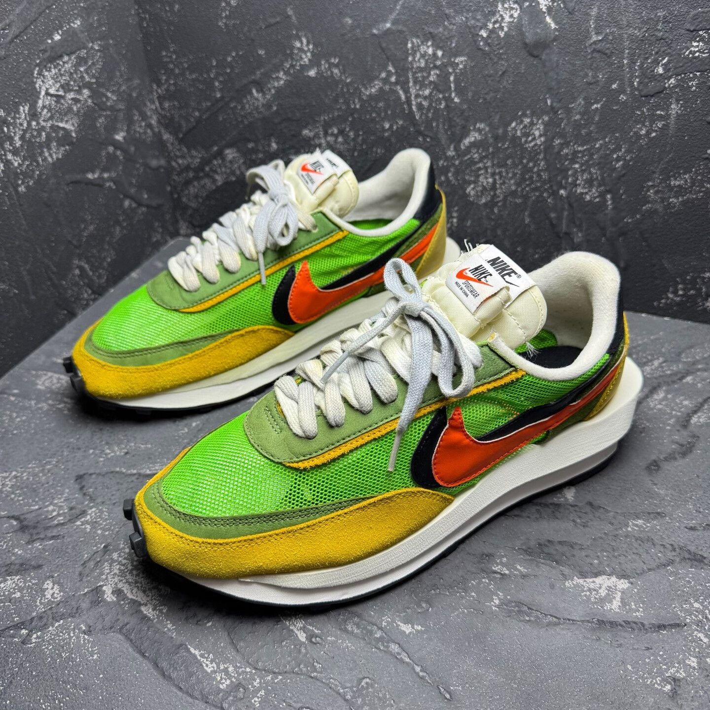 Nike Nike SACAI Yellow Lowtop Sneakers 43 Men Size US 10 / EU 43 - 1 Thumbnail