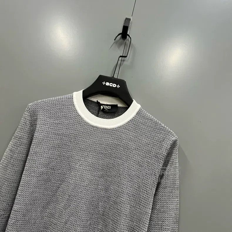 Fendi Fendi Monogrammed Small Logo Wool Knit Sweater Size US S / EU 44-46 / 1 - 2 Thumbnail