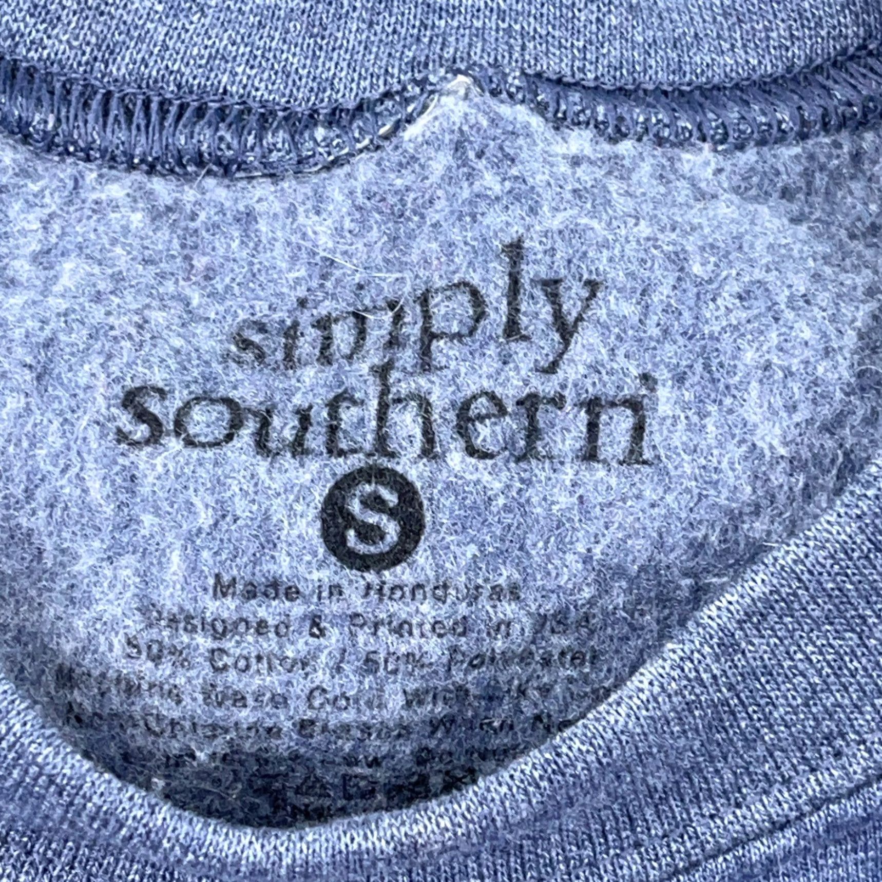 Vintage Simply Southern Sweatshirt Women S Gray Crewneck Logo Print Christmas Modern Dogs Mom Wine Lover 50% Polyester 50% Cotton Zip? No closure pullover. Size S / US 4 / IT 40 - 4 Thumbnail