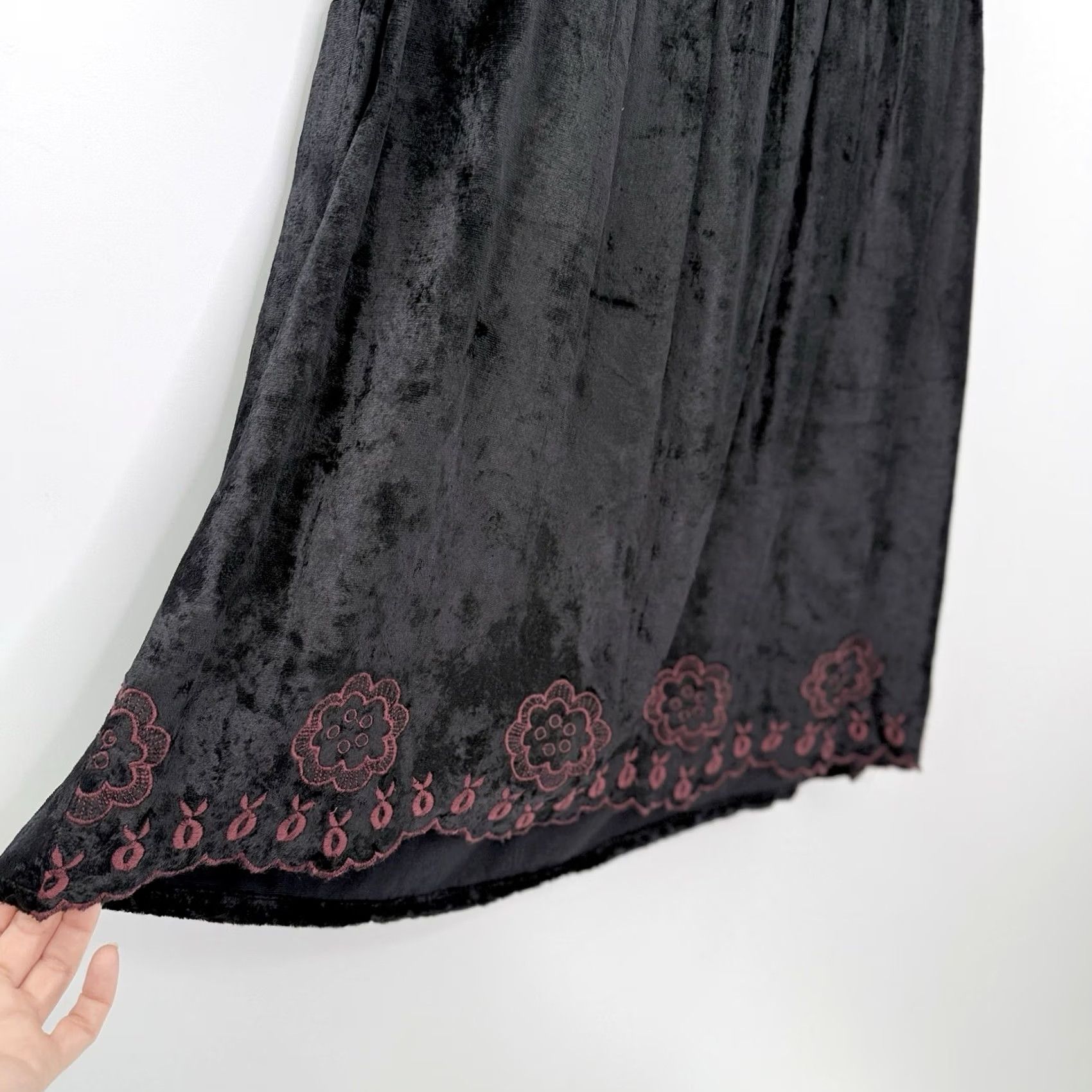 Vintage World Market Women’s Black Embroidered Velour Sleeveless Blouse S/M Boho Shirt Women Vintage No Size S / US 4 / IT 40 - 5 Thumbnail
