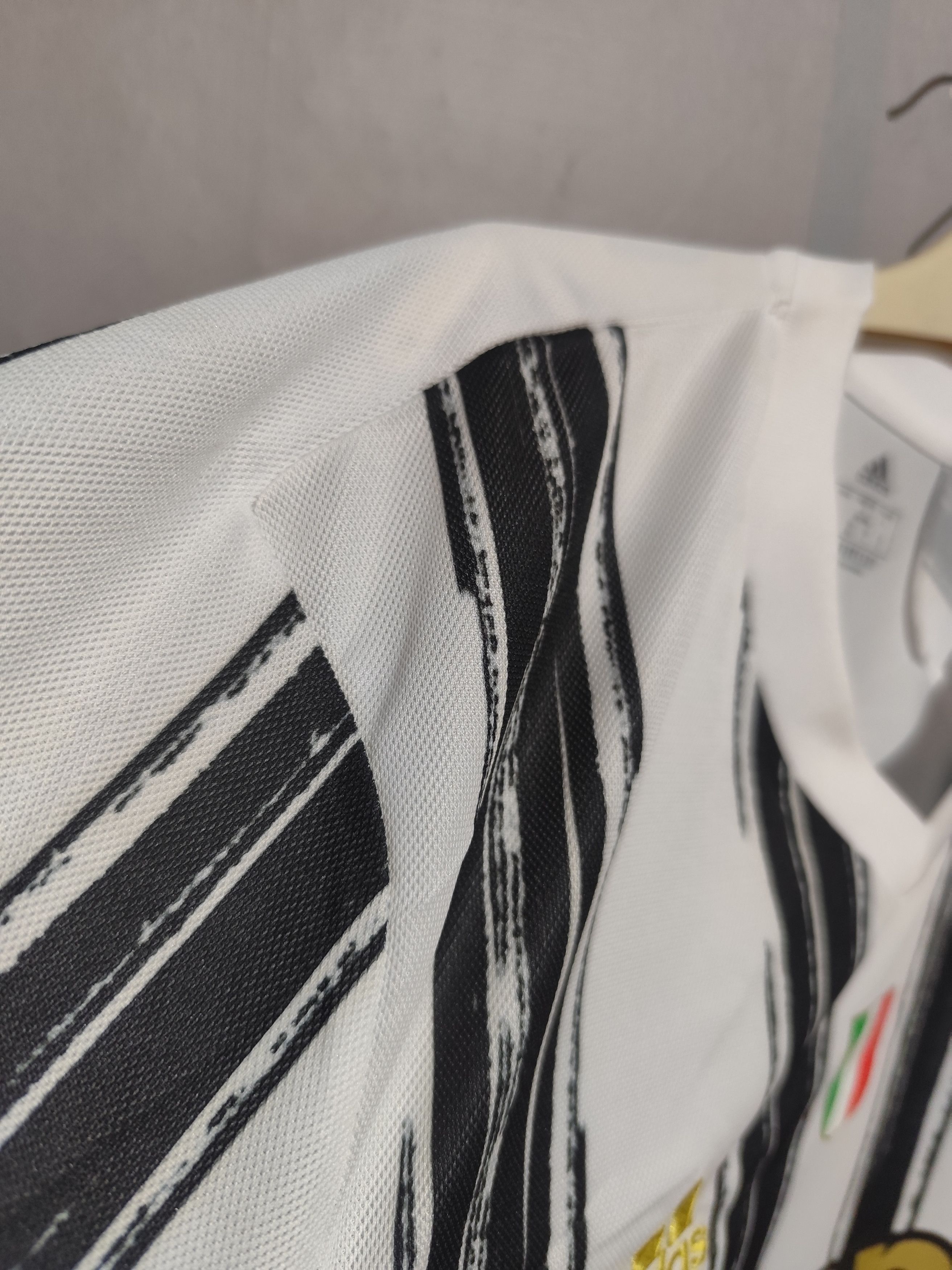 Adidas Adidas x Juventus #7 Cristiano Ronaldo 2020/2021 Home Jersey Size US L / EU 52-54 / 3 - 24 Thumbnail