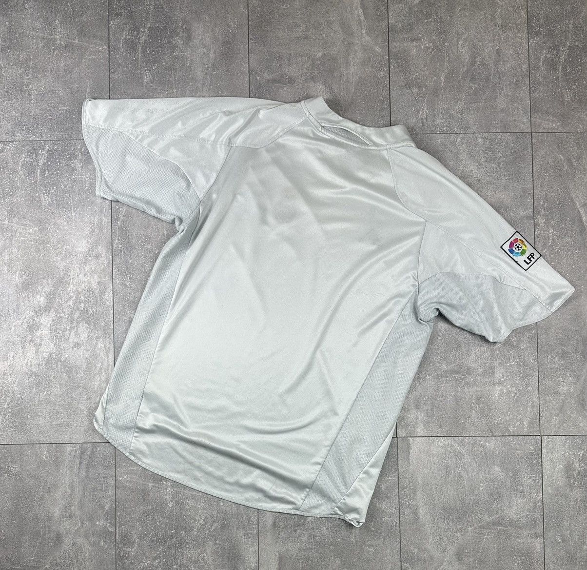 Adidas Adidas Real Madrid 2004/05 Distressed Soccer Jersey Size US XL / EU 56 / 4 - 12 Thumbnail