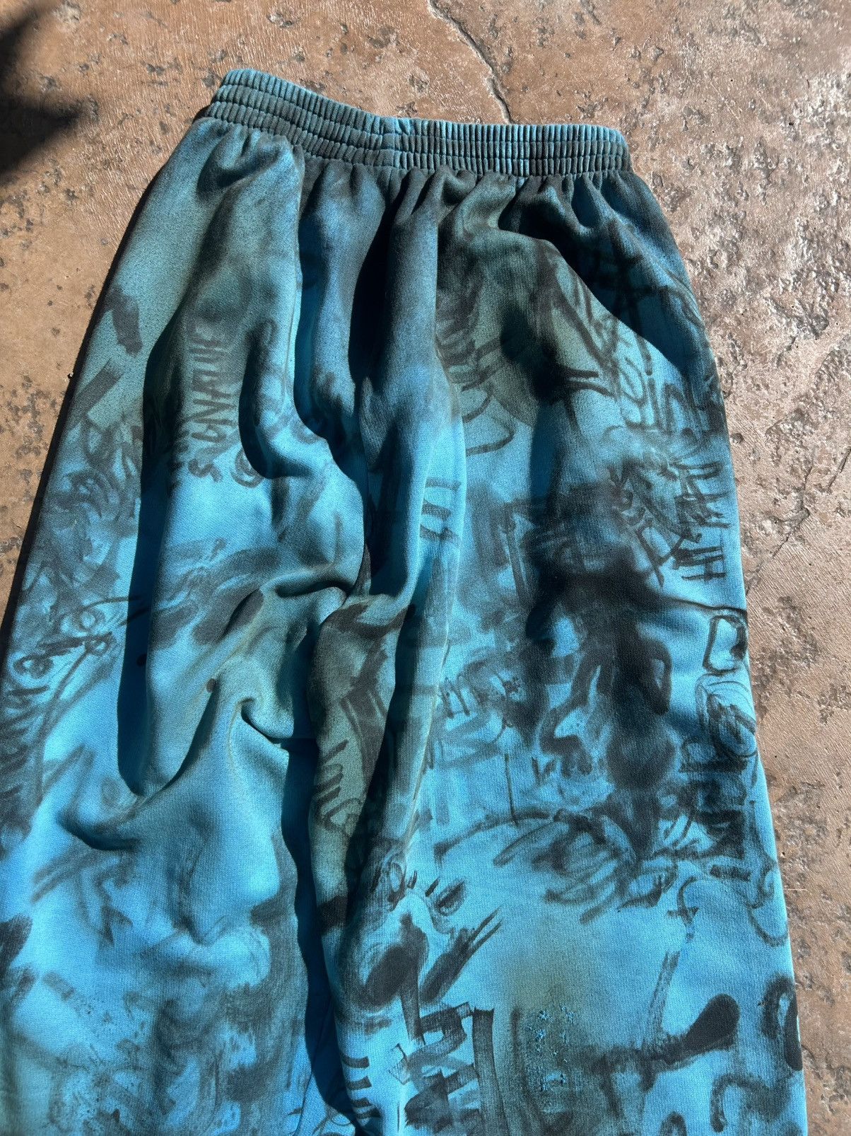 Balenciaga Balenciaga skater graffiti mud show sweatpants Size US 28 / EU 44 - 4 Thumbnail