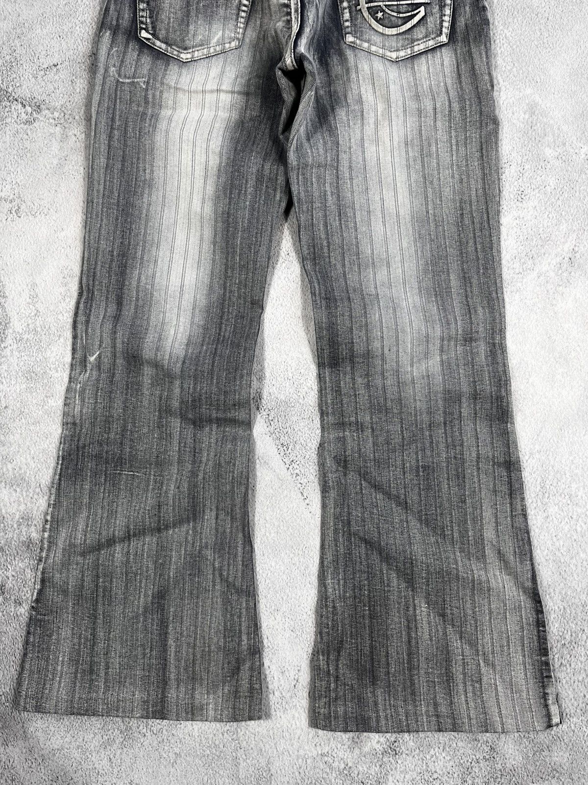 Japanese Brand × Vintage Vintage Y2K Japanese faded striped flared denim jeans 29 Size 29" - 7 Thumbnail