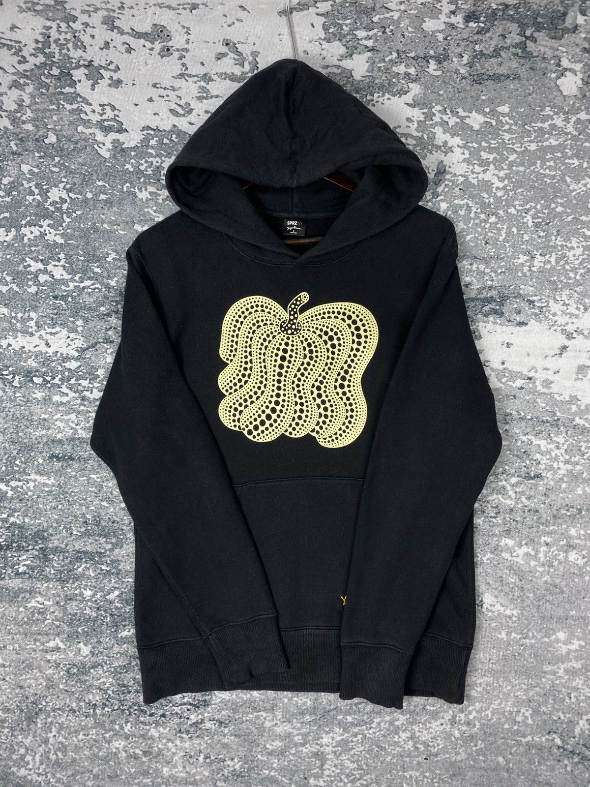 Yayoi Kusama Vintage Yayoi Kusama x Uniqlo Pullover Hoodies Size US S / EU 44-46 / 1 - 5 Thumbnail
