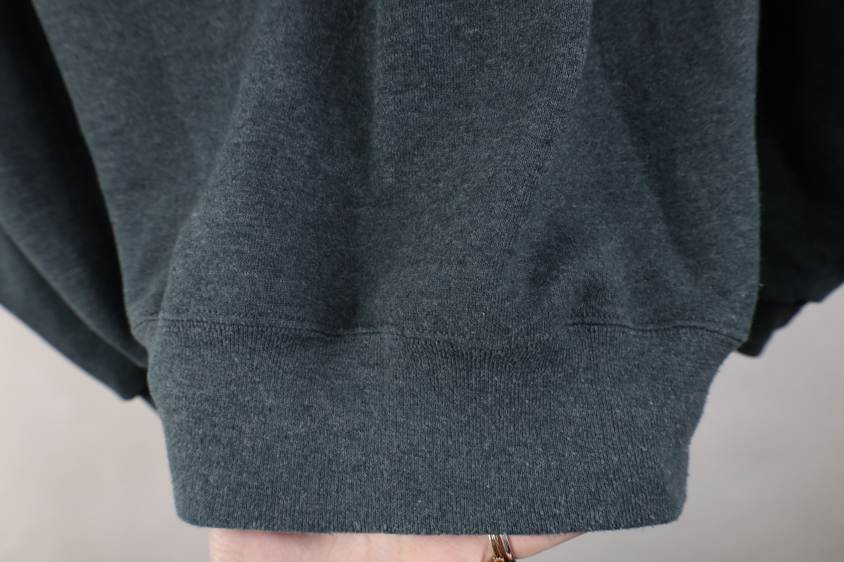 Russell Athletic Vintage 90s Russell Athletic Blank Crewneck Sweatshirt Gray Size US L / EU 52-54 / 3 - 10 Thumbnail