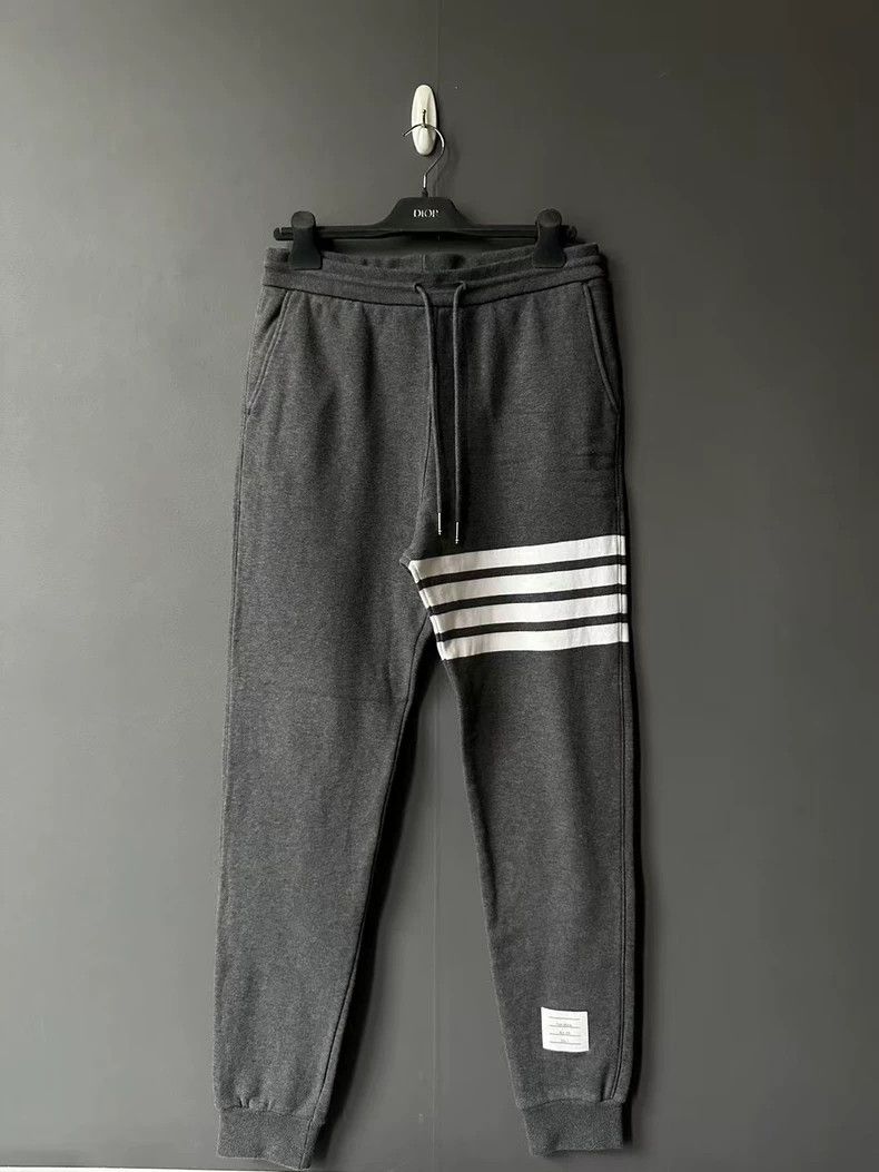 Thom Browne Thom Browne size3 Dark grey knit trousers Size US 27 - 1 Thumbnail