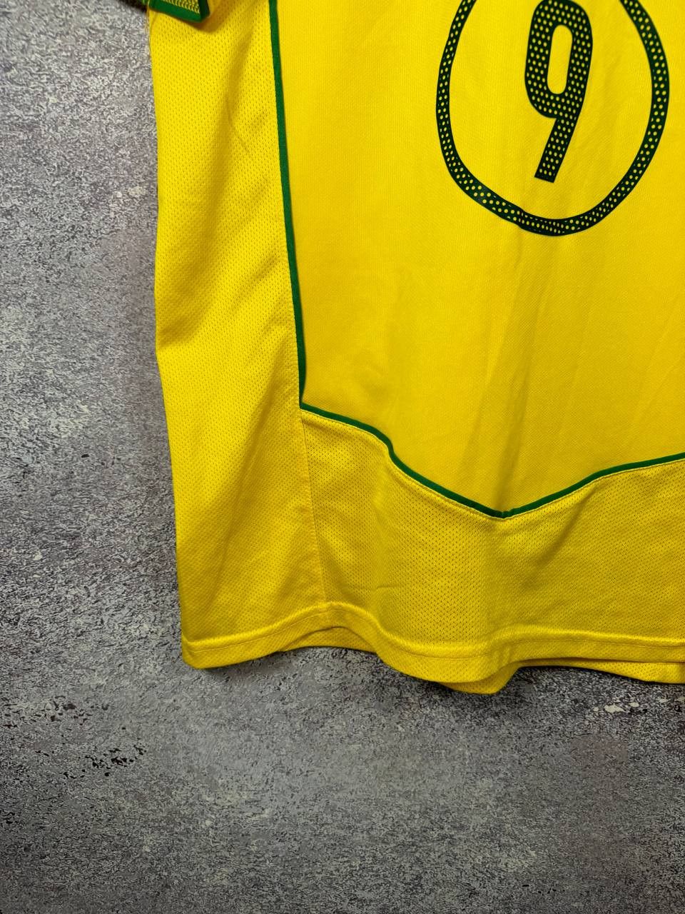Vintage RONALDO Brazil 2004/06 Nike Fan Soccer Jersey XL Size Size US XL / EU 56 / 4 - 6 Thumbnail