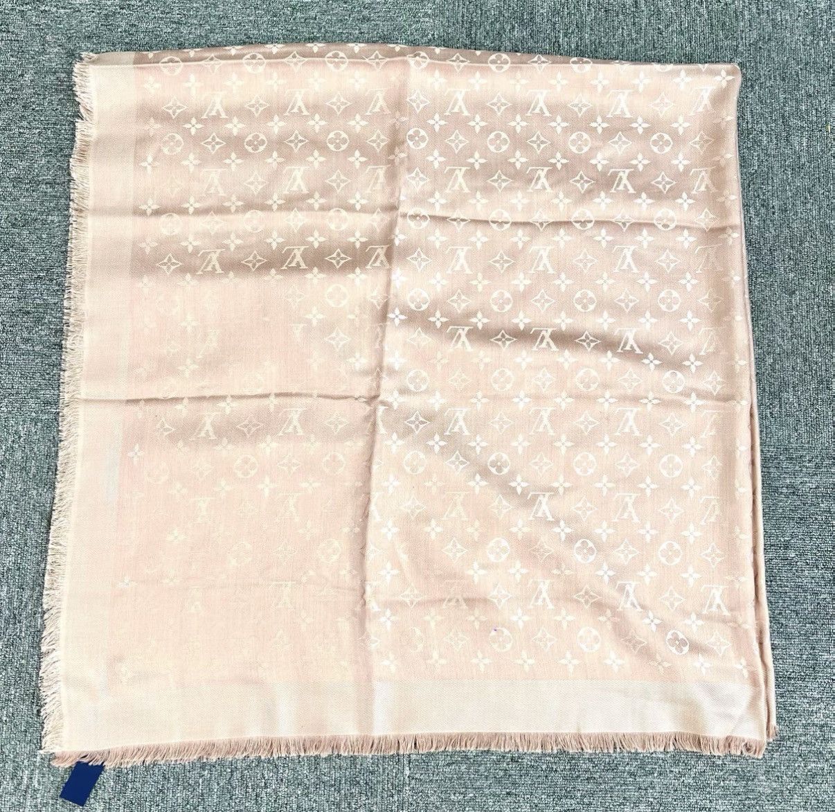 Louis Vuitton Louis Vuitton Reversible Wool & Silk Scarf Shawl K12 Size ONE SIZE - 2 Thumbnail