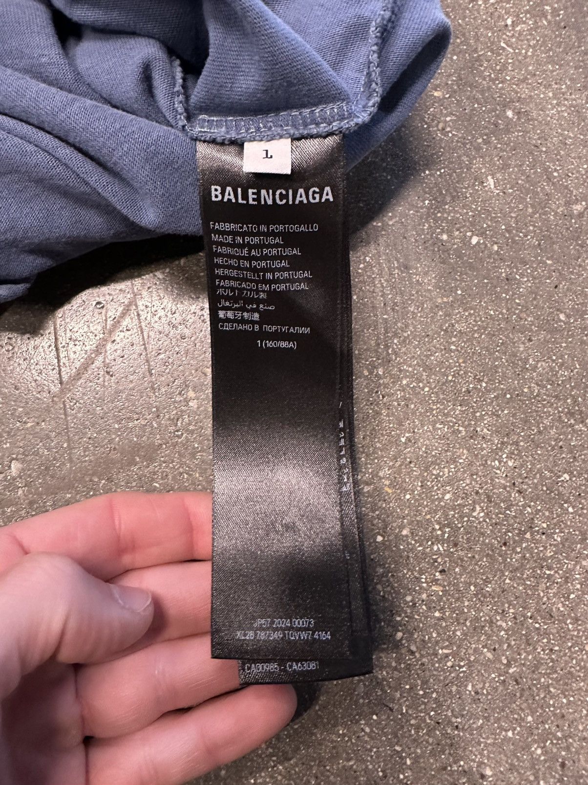 Balenciaga Balenciaga Burning Unity T-shirt blue Size US XXL / EU 58 / 5 - 3 Thumbnail