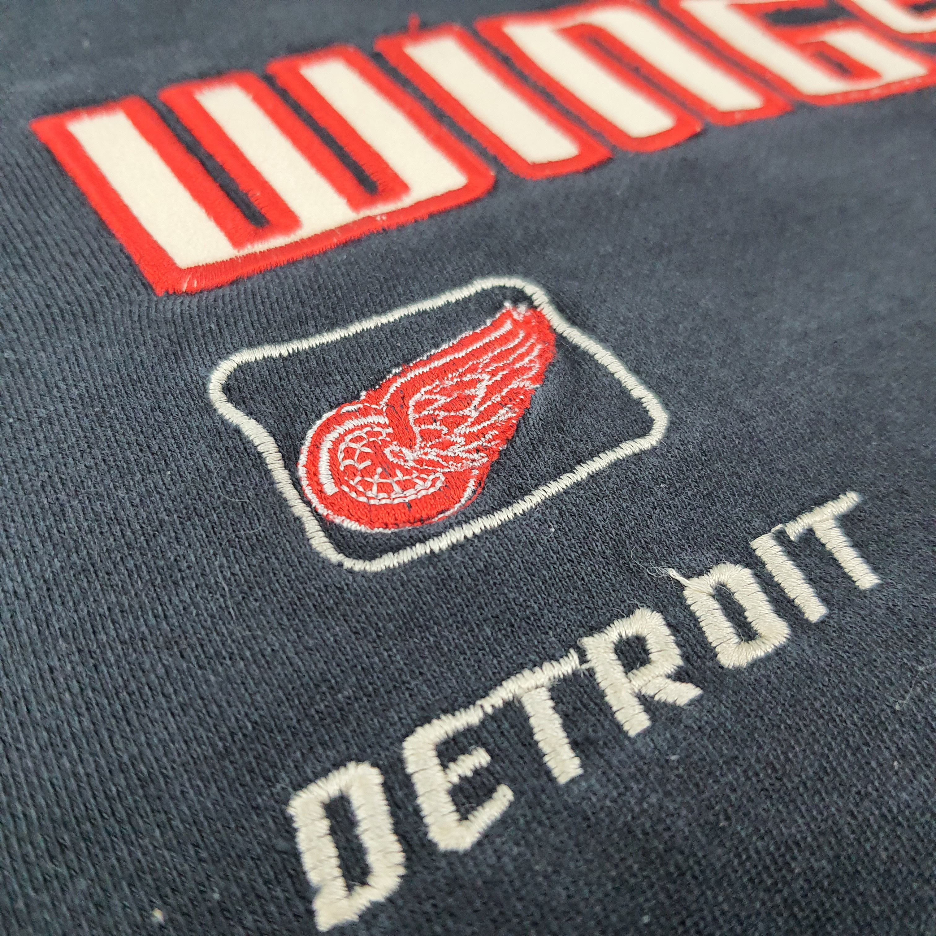 NHL × Nike × Vintage Vintage NIKE Center NHL Detroit Sports Sweatshirt C234N15 Size US XXL / EU 58 / 5 - 2 Thumbnail