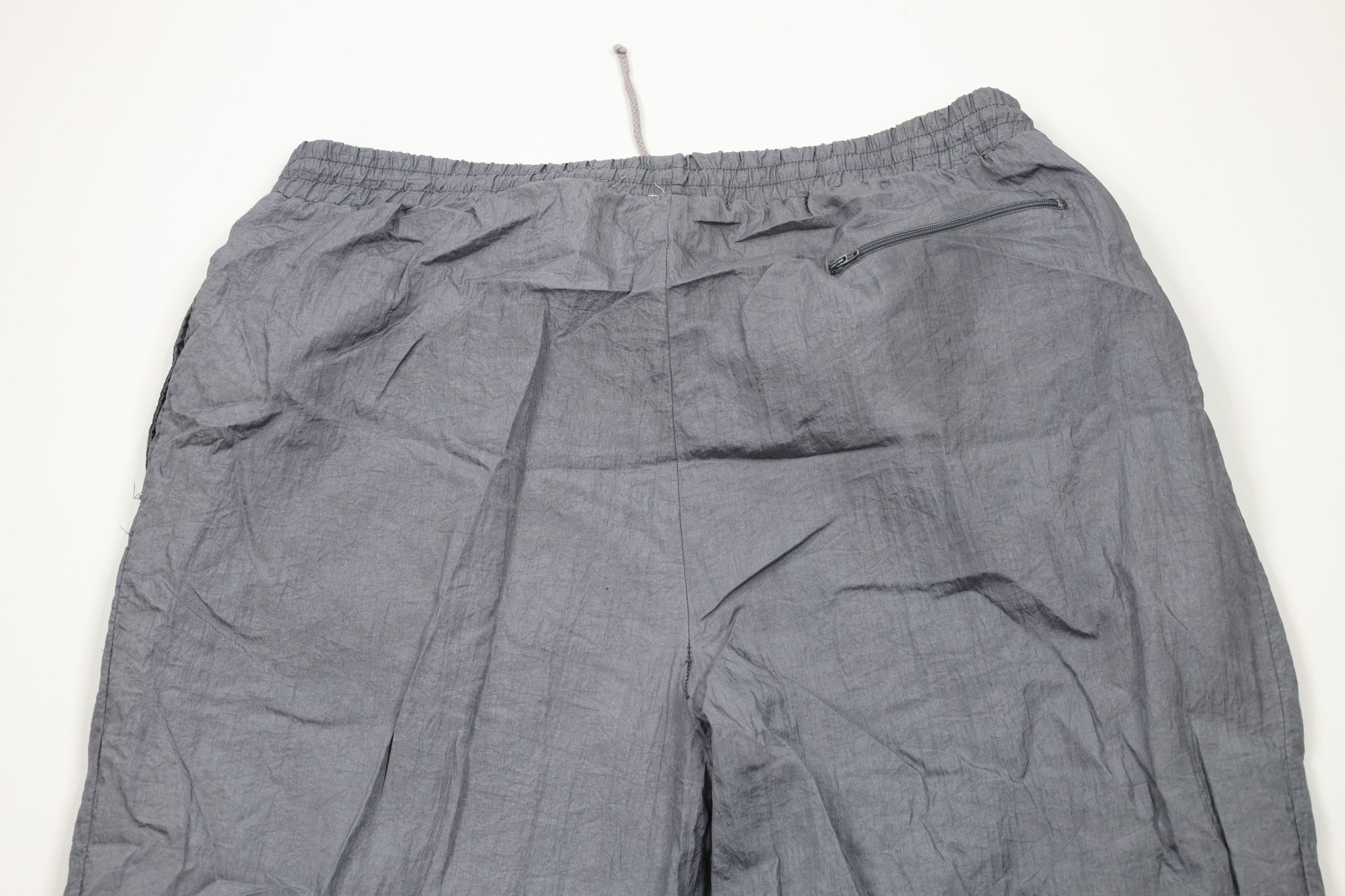 Vintage Vintage 90s Streetwear Lined Windbreaker Jogger Pants Silver Size US 38 / EU 54 - 12 Thumbnail