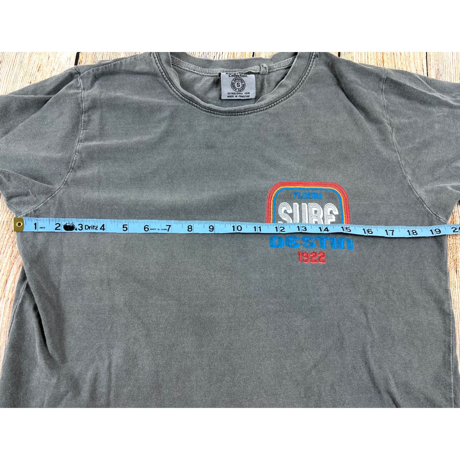 destin Alvin’s Island Collection T-Shirt Grey Small Unisex Adults Florida Destin 1922 Surf Pattern Solid Short Sleeve Grey S Size US S / EU 44-46 / 1 - 6 Thumbnail