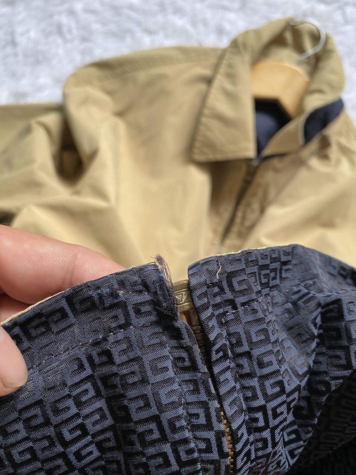 Givenchy Vintage Distressed Givenchy Jacket Size US M / EU 48-50 / 2 - 9 Thumbnail