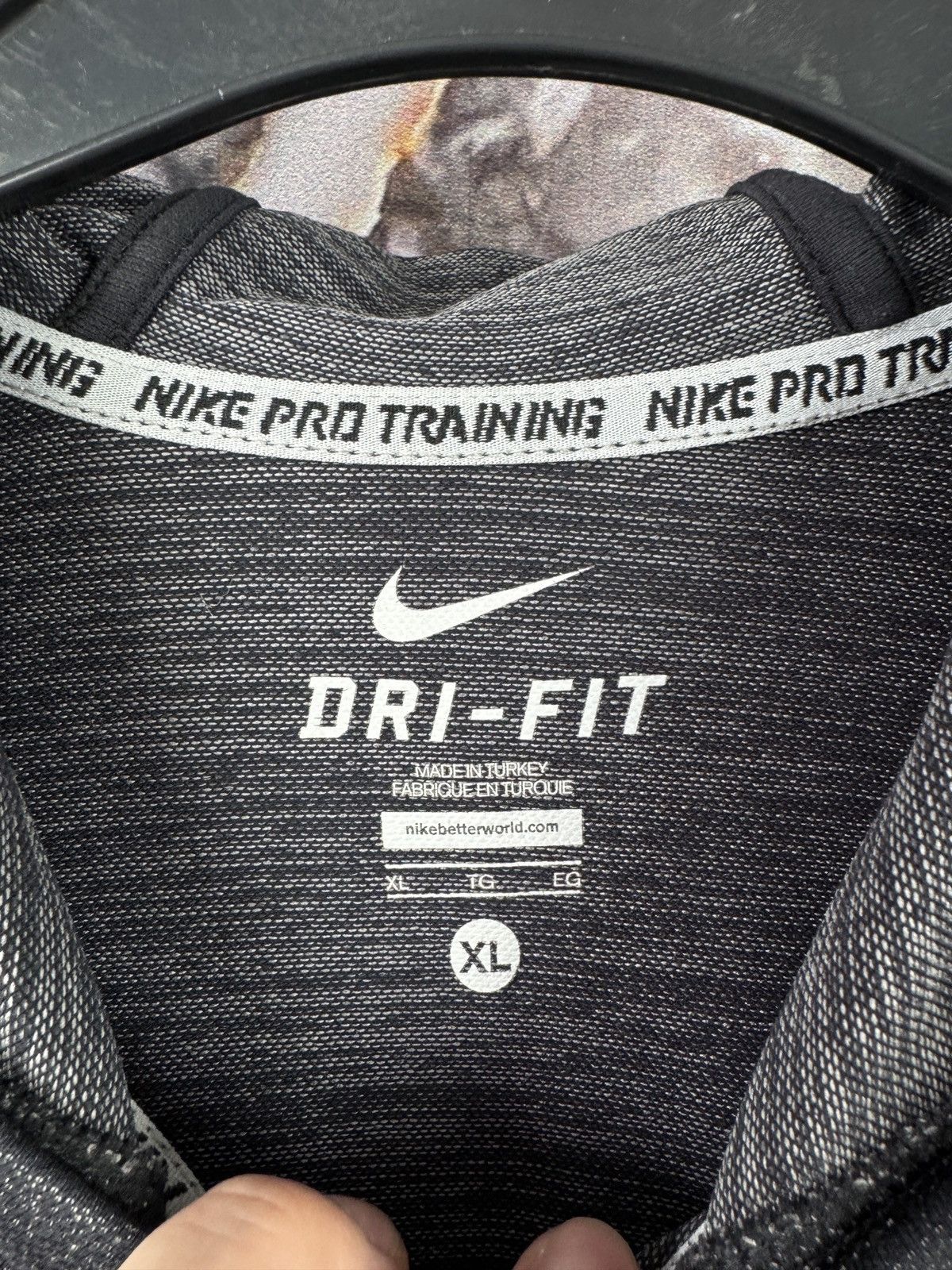 Nike Men’s Nike Pro Training 1/4 Zip Hooded Pullover Size XL Size US XL / EU 56 / 4 - 6 Thumbnail