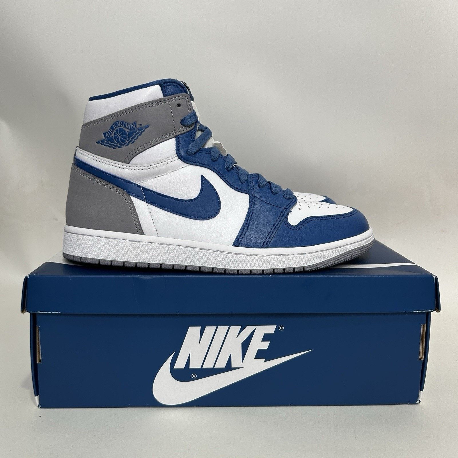 Nike Nike Air Jordan 1 Retro High OG “True Blue” Size US 10 / EU 43 - 4 Thumbnail