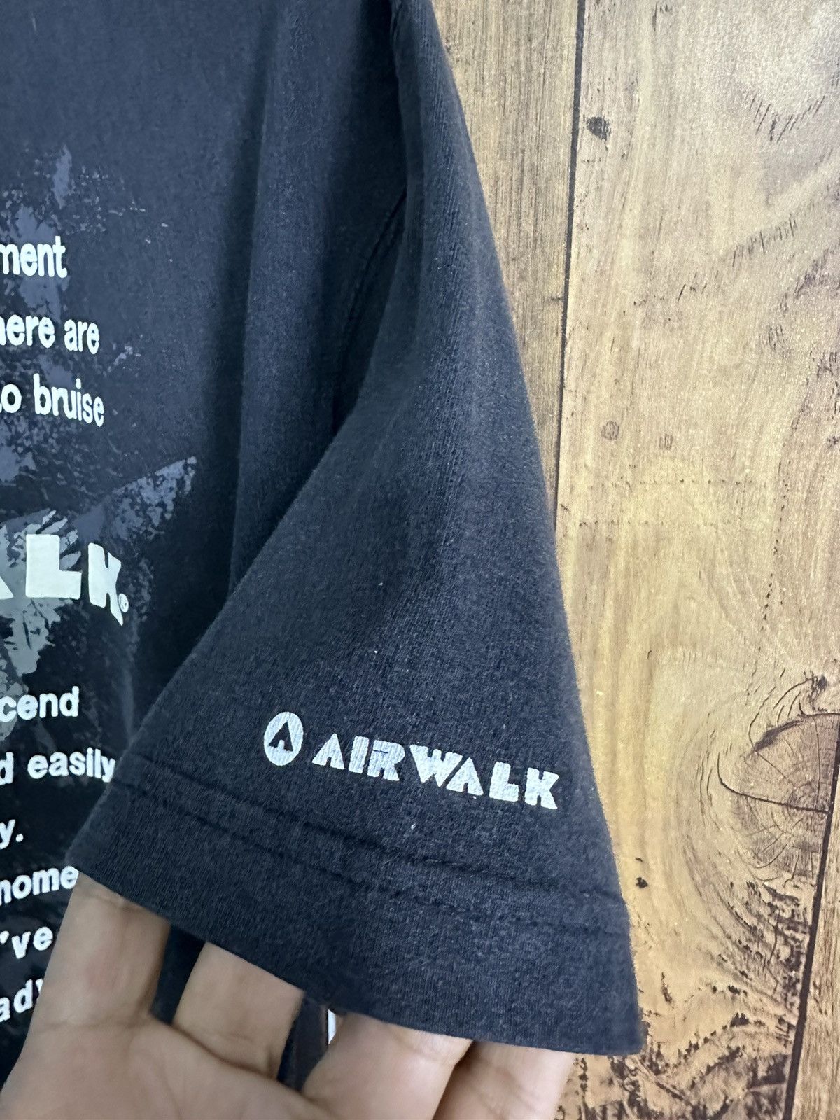 Airwalk Vintage Y2k Airwalk Skate Faded Tshirt A402 Size US L / EU 52-54 / 3 - 3 Thumbnail