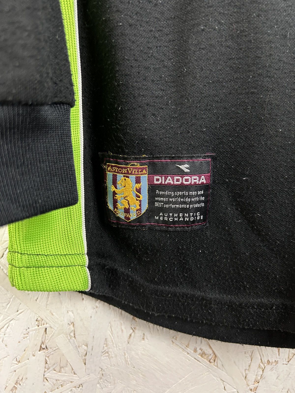 Diadora Vintage Diadora Aston Villa 2000/01 GK Kit Soccer Jersey Size US XS / EU 42 / 0 - 4 Thumbnail