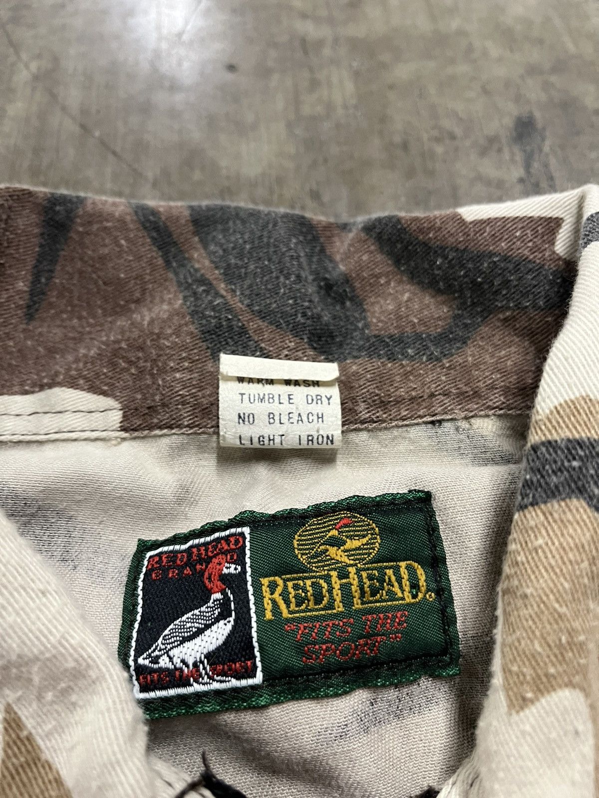 Realtree × Vintage Realtree camo vintage jacket rare camo print streetwear Size US L / EU 52-54 / 3 - 9 Thumbnail