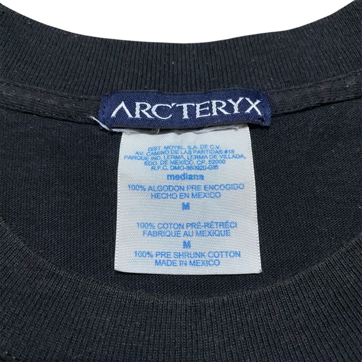 Arc'teryx Rare‼️🔥Vintage Arc'teryx Art Design Big Logo T-Shirt Size US S / EU 44-46 / 1 - 5 Thumbnail
