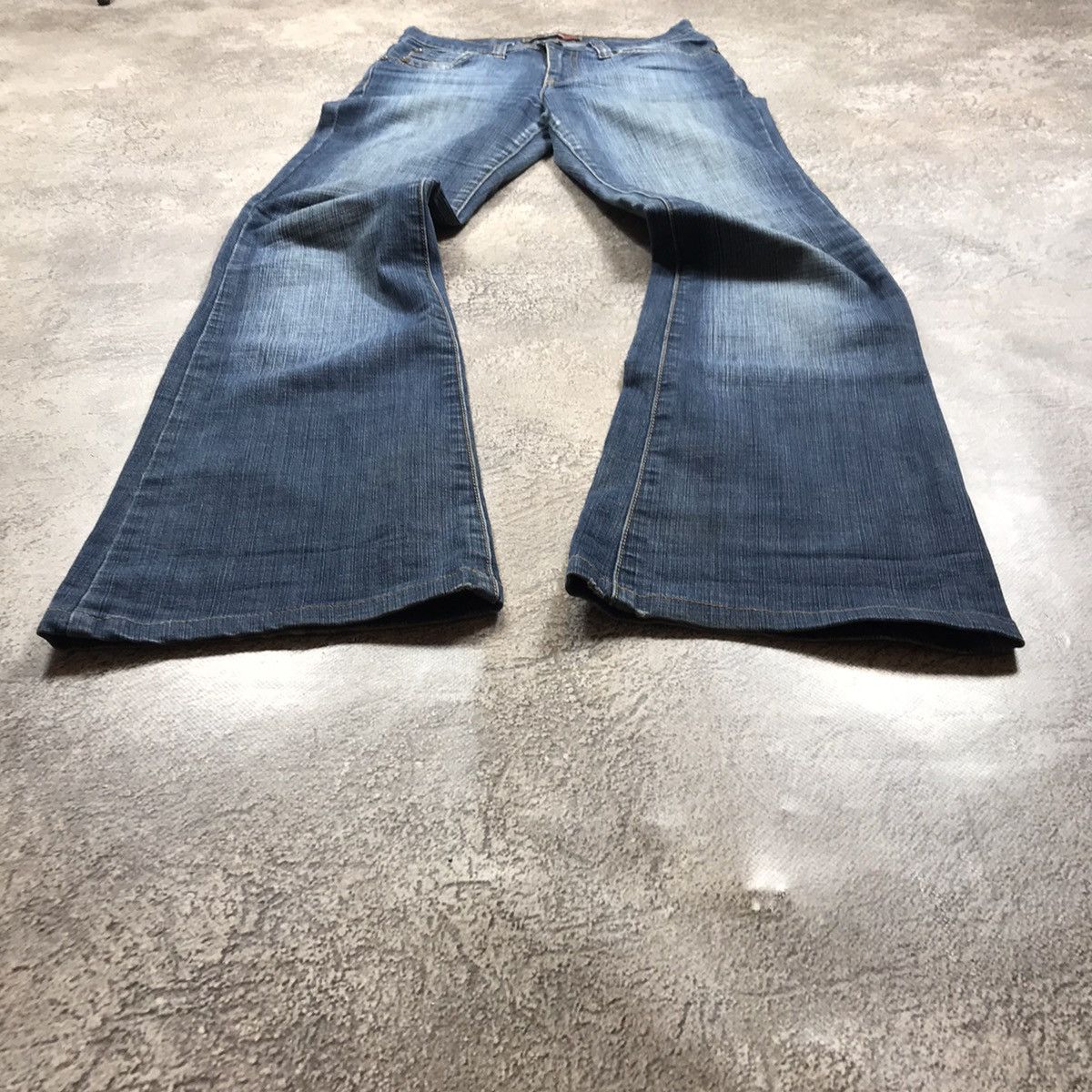 Vintage Vintage Y2K Baggy Flared Distressed Jeans Skate Grunge 28 Size 28" / US 6 / IT 42 - 1 Thumbnail