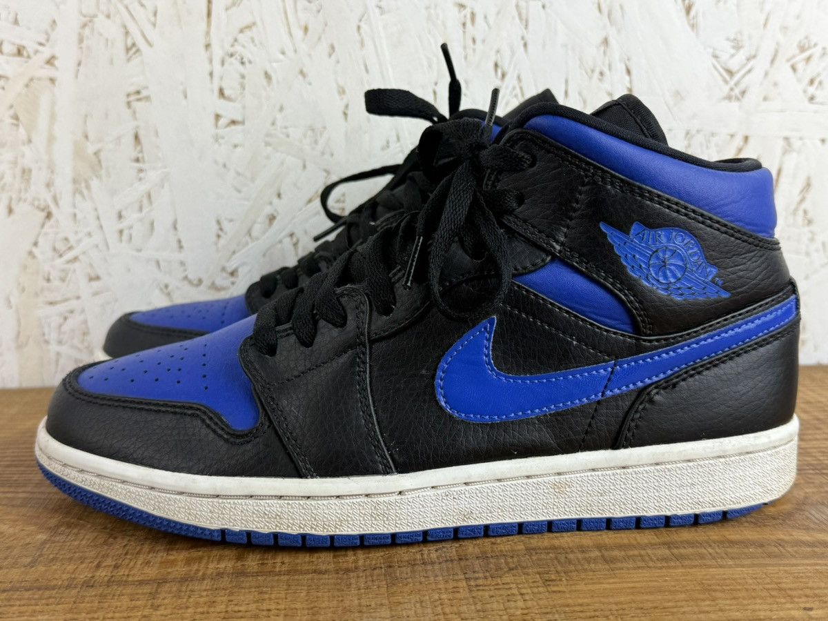 Jordan Brand Jordan 1 Mid Black Hyper Royal Blue Sneakers 554724-068 US8 Size US 8 / EU 41 - 2 Thumbnail