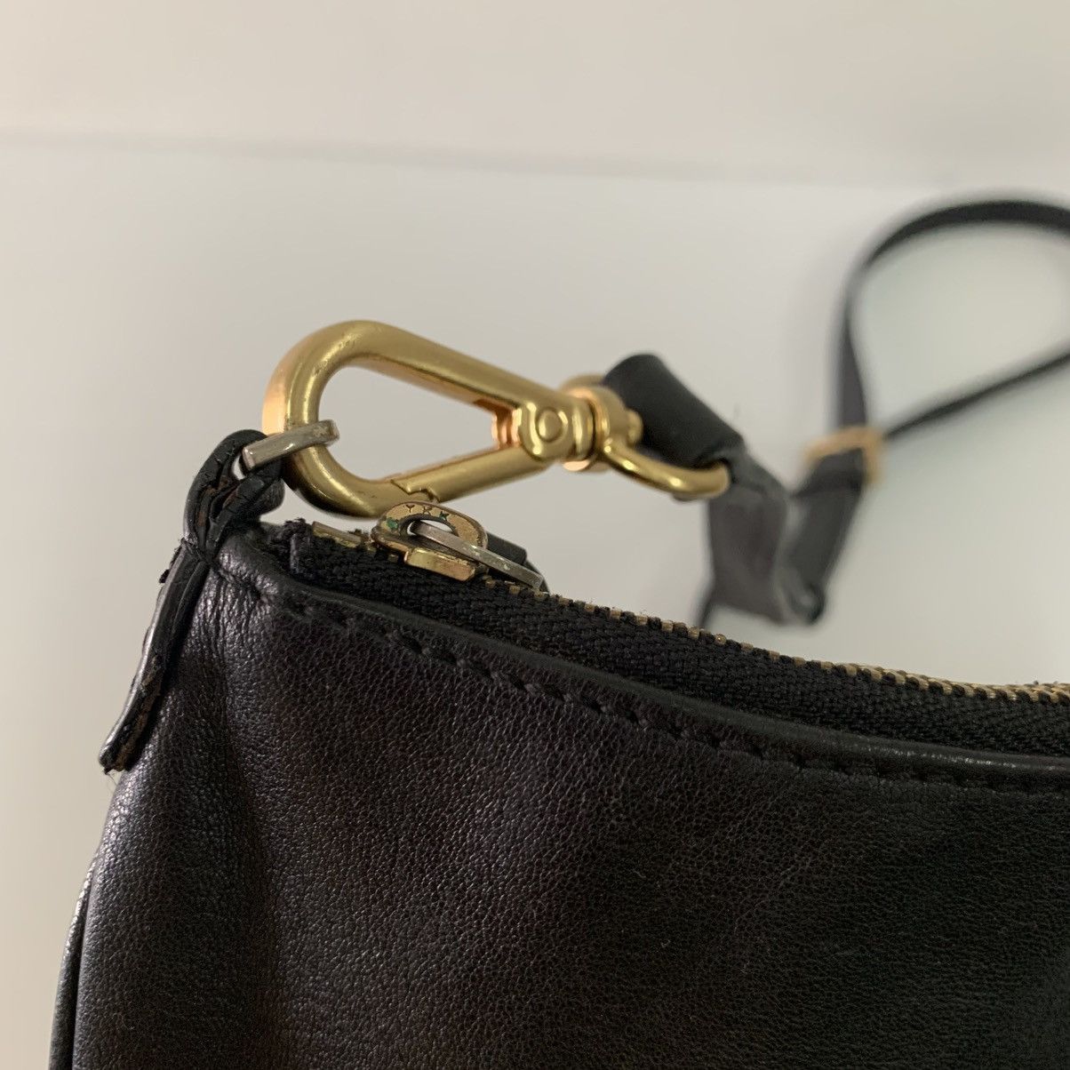 Anya Hindmarch Anya Hindmarch Black Leather Slinngbag Size ONE SIZE - 8 Thumbnail