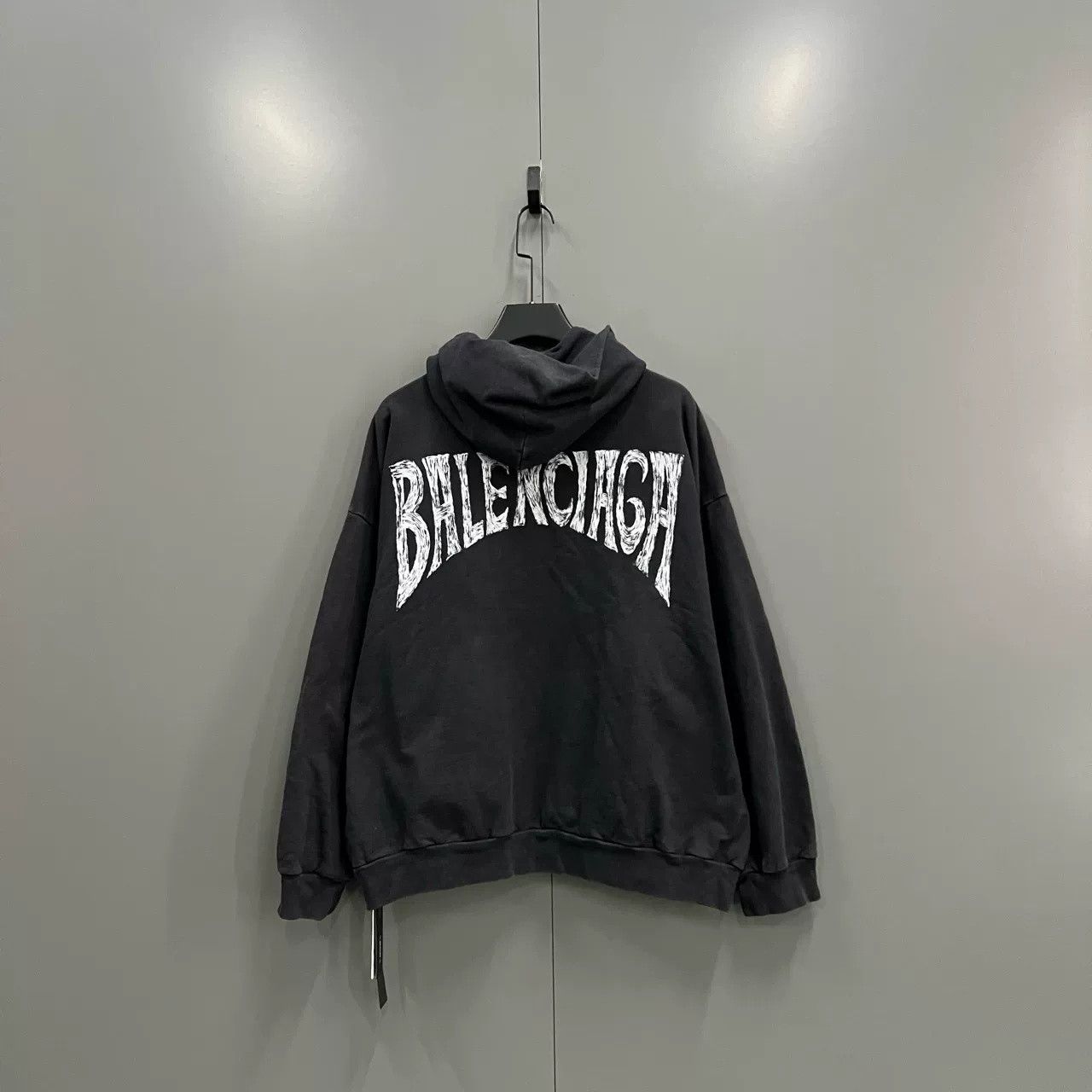 Balenciaga Balenciaga Black Back Graffiti Logo Hoodie Size US XL / EU 56 / 4 - 3 Thumbnail
