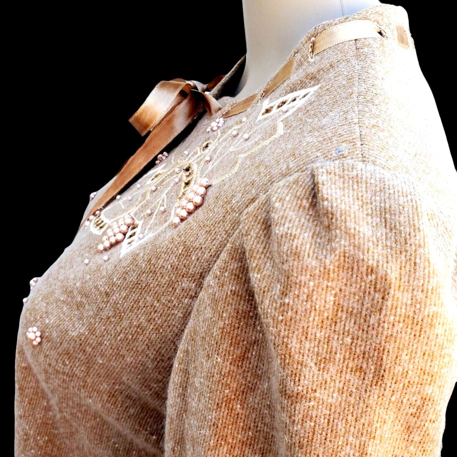 Vintage Vintage 90s Pearl Embellished Wool Cardigan Jacket Beige Rib Size S / US 4 / IT 40 - 9 Thumbnail