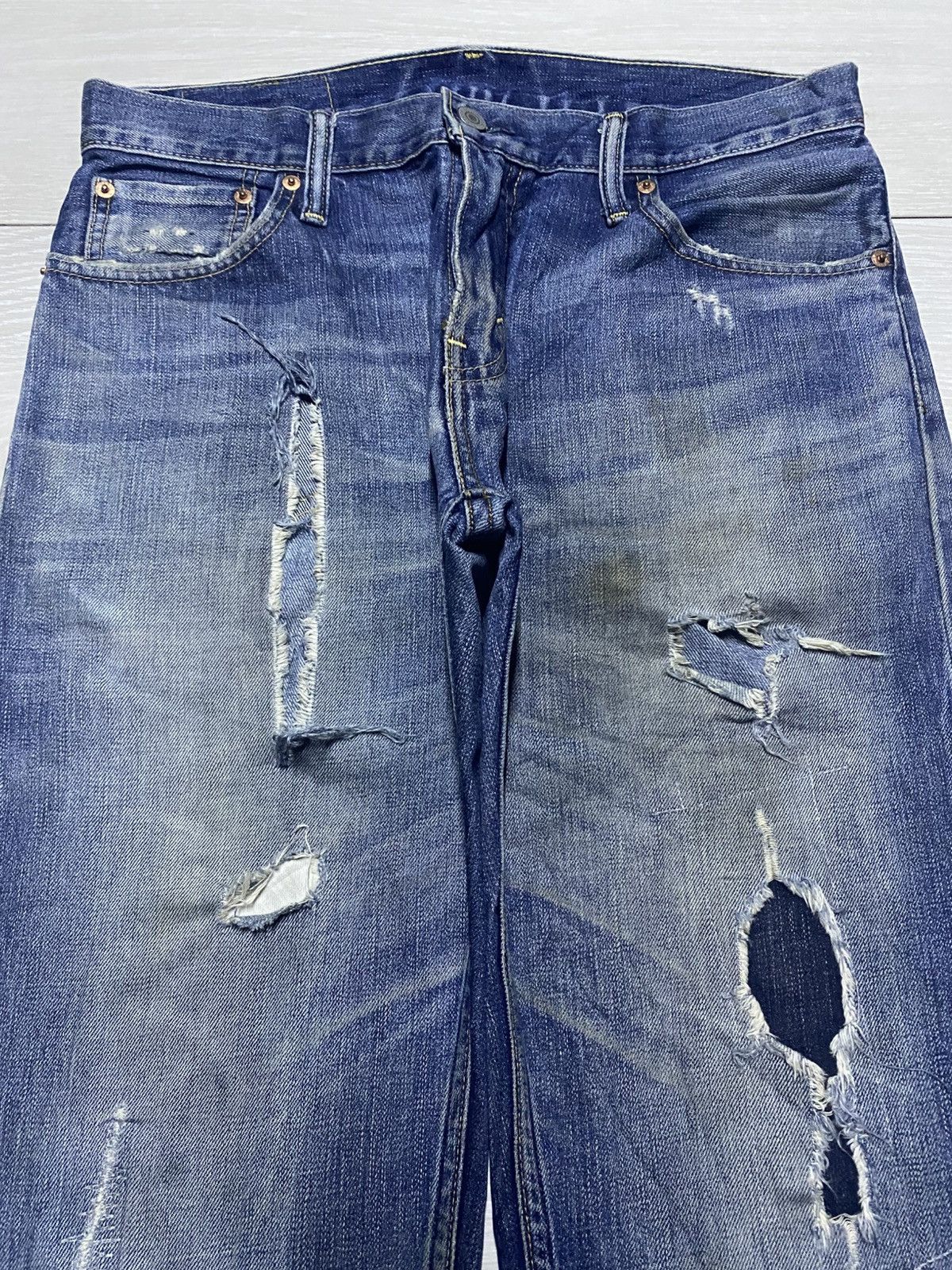 Levi's Vintage Levis 505 Faded Wash Crazy Distressed Loose Jeans Size US 31 - 3 Thumbnail