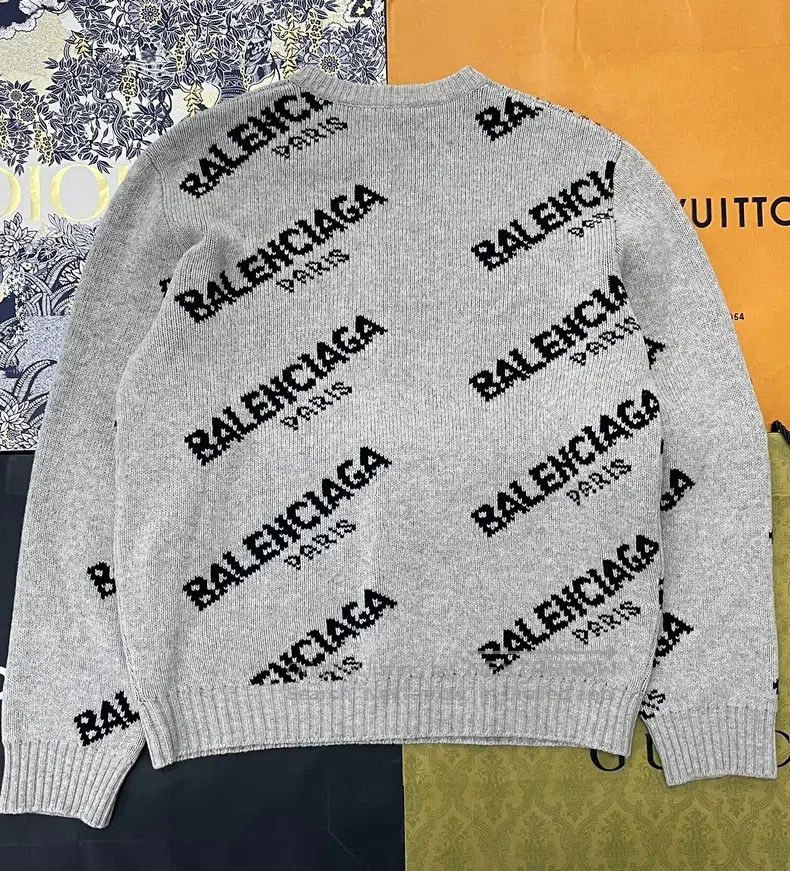 Balenciaga Balenciaga Gray sweater with full lettered logo, size M Size US M / EU 48-50 / 2 - 3 Thumbnail