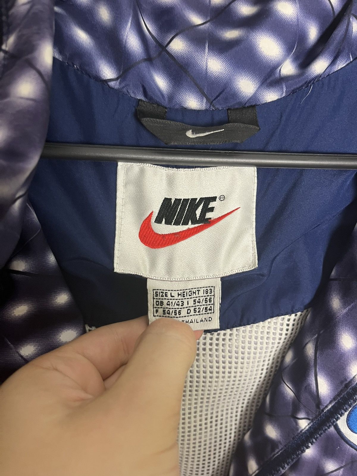 Nike Nike Vintage 90 Center Middle Swoosh Printed Graphic Jacket Size US L / EU 52-54 / 3 - 2 Thumbnail