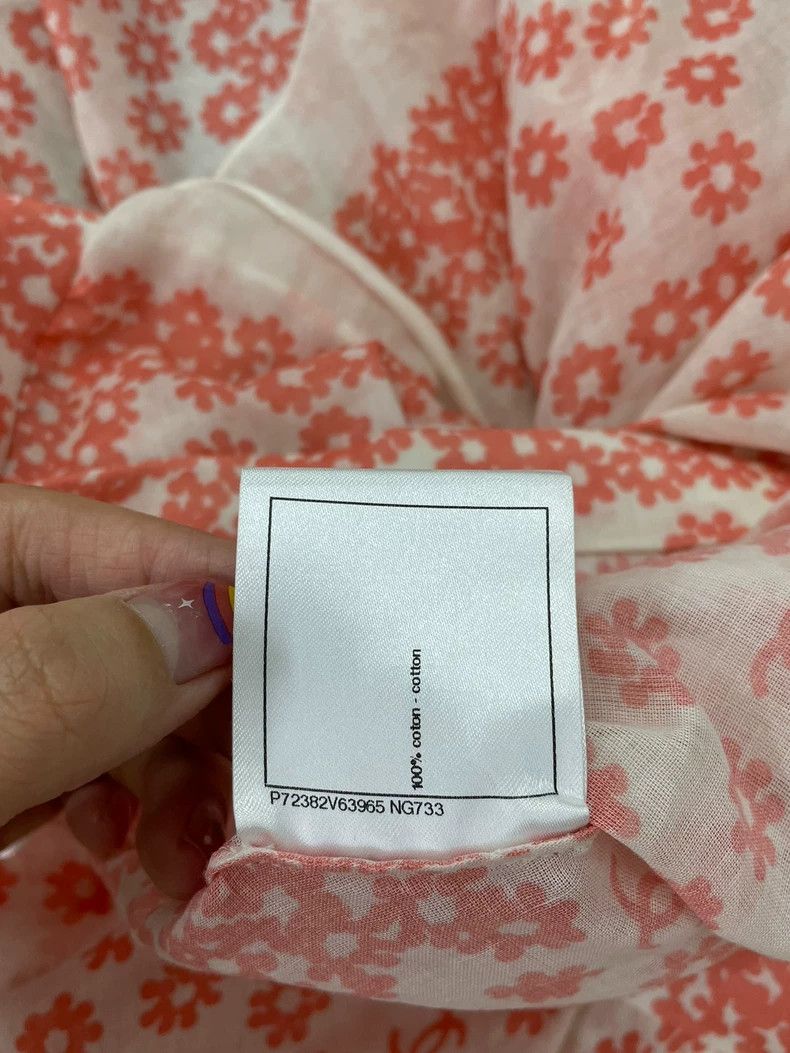 Chanel Chanel Pink daisy print skirt Size 42" / US 20 - 7 Thumbnail