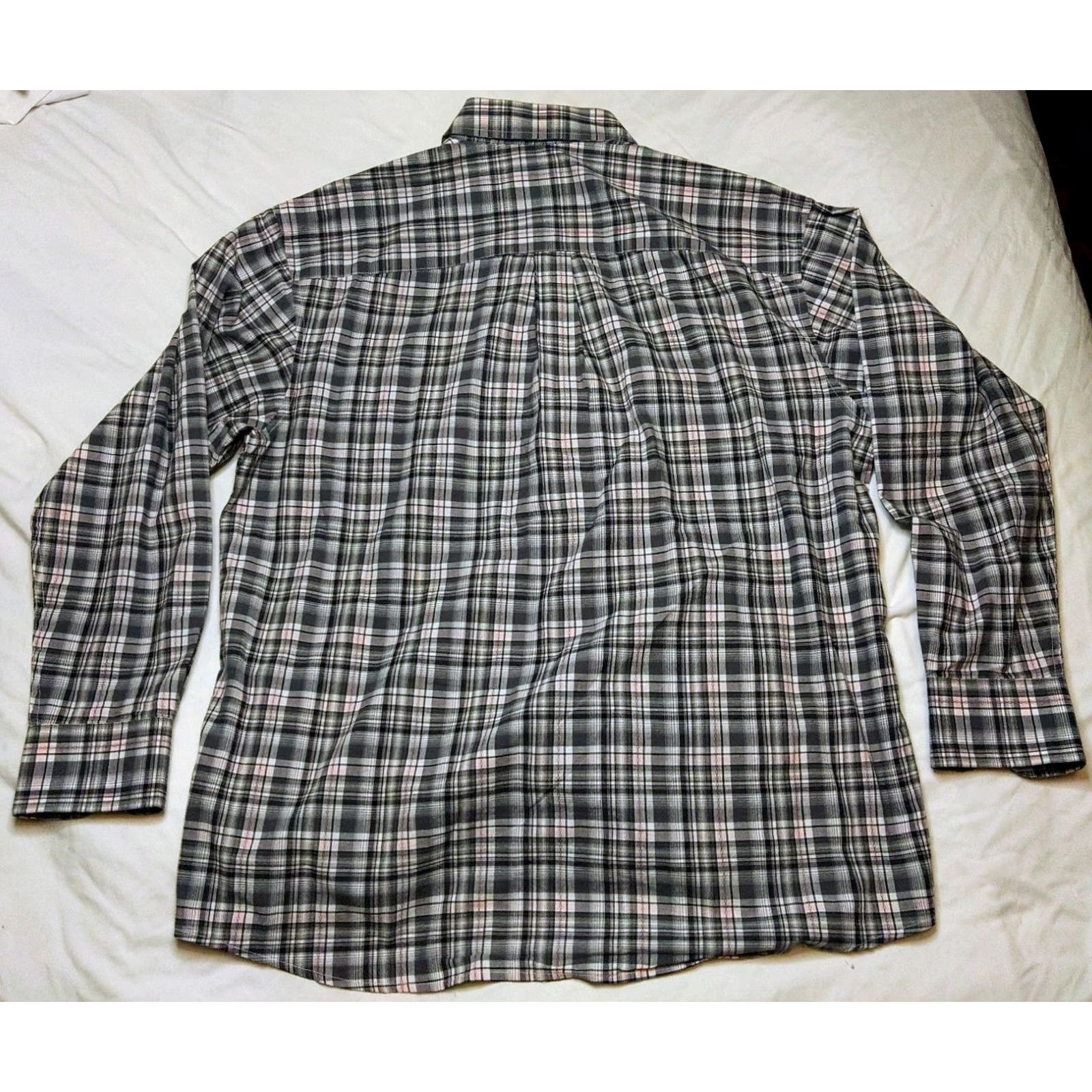 Wrangler Wrangler Shirt Mens XL Gray Pink Plaid Western Casual Workwear Button-Up Long Sleeve + Pocketed Button-Front Western Theme Mens Size US XL / EU 56 / 4 - 6 Thumbnail