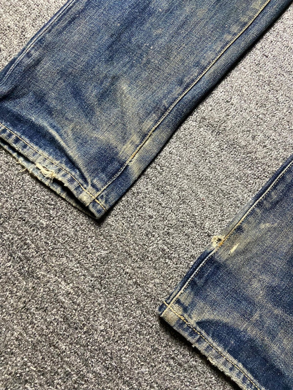 Uniqlo Uniqlo Distressed Denim Ripped Jeans (148) Size US 33 - 5 Thumbnail
