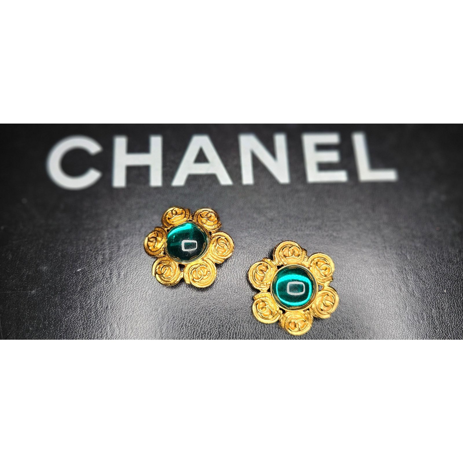 Chanel CHANEL Vintage 94P Green Gripoix Clip On Earrings Size ONE SIZE - 4 Thumbnail
