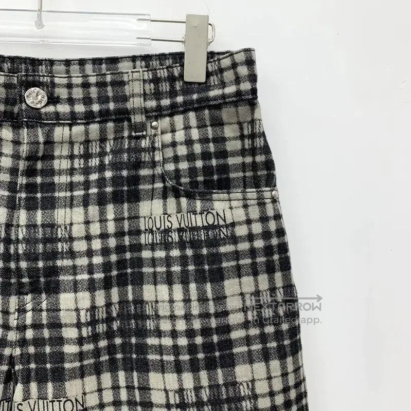 Louis Vuitton Louis Vuitton Black Cotton Men's Shorts . Size US 30 / EU 46 - 3 Thumbnail