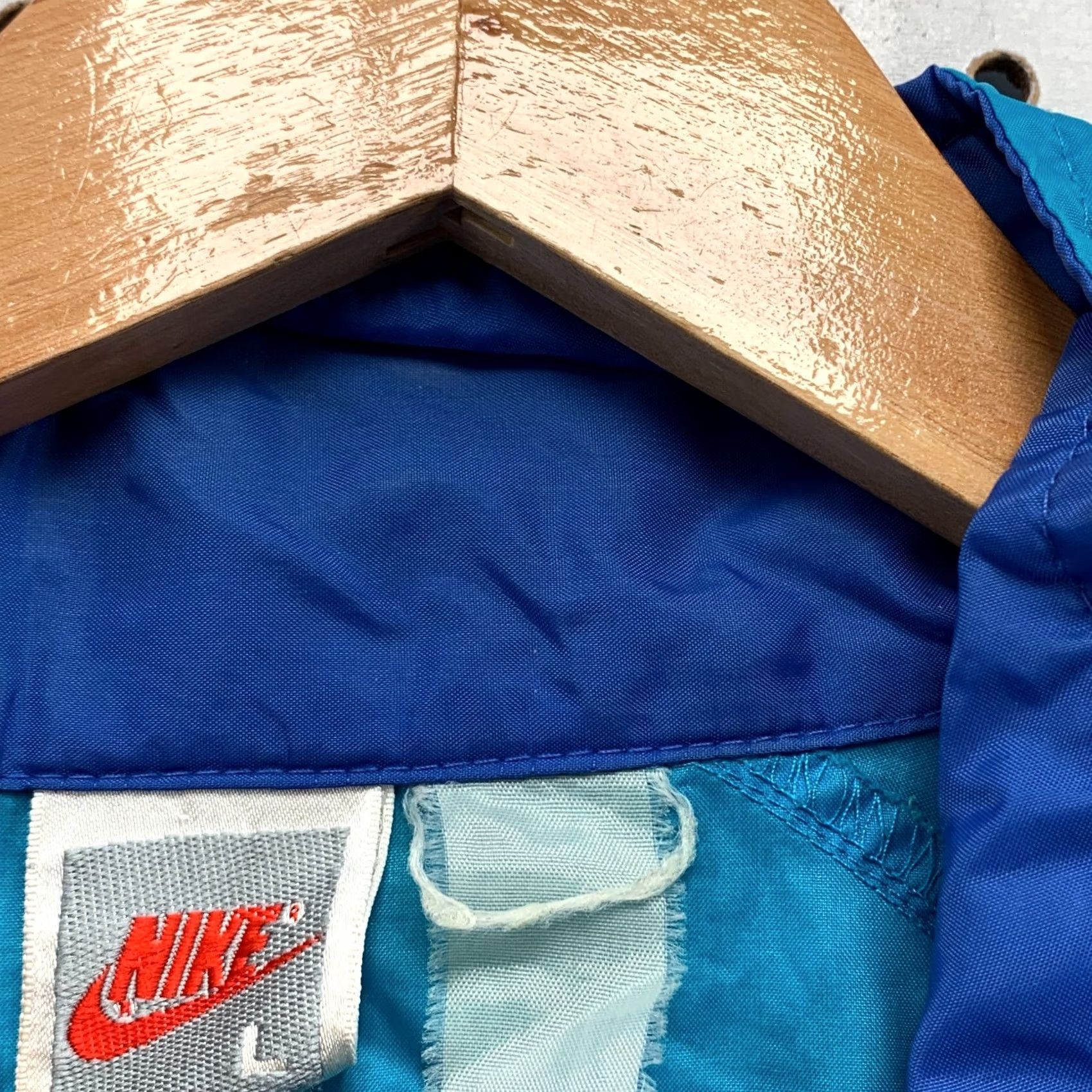 Nike VINTAGE 90s Nike Jacket Windbreaker Mens Large Blue Lightweight Full Zip Size US L / EU 52-54 / 3 - 6 Thumbnail