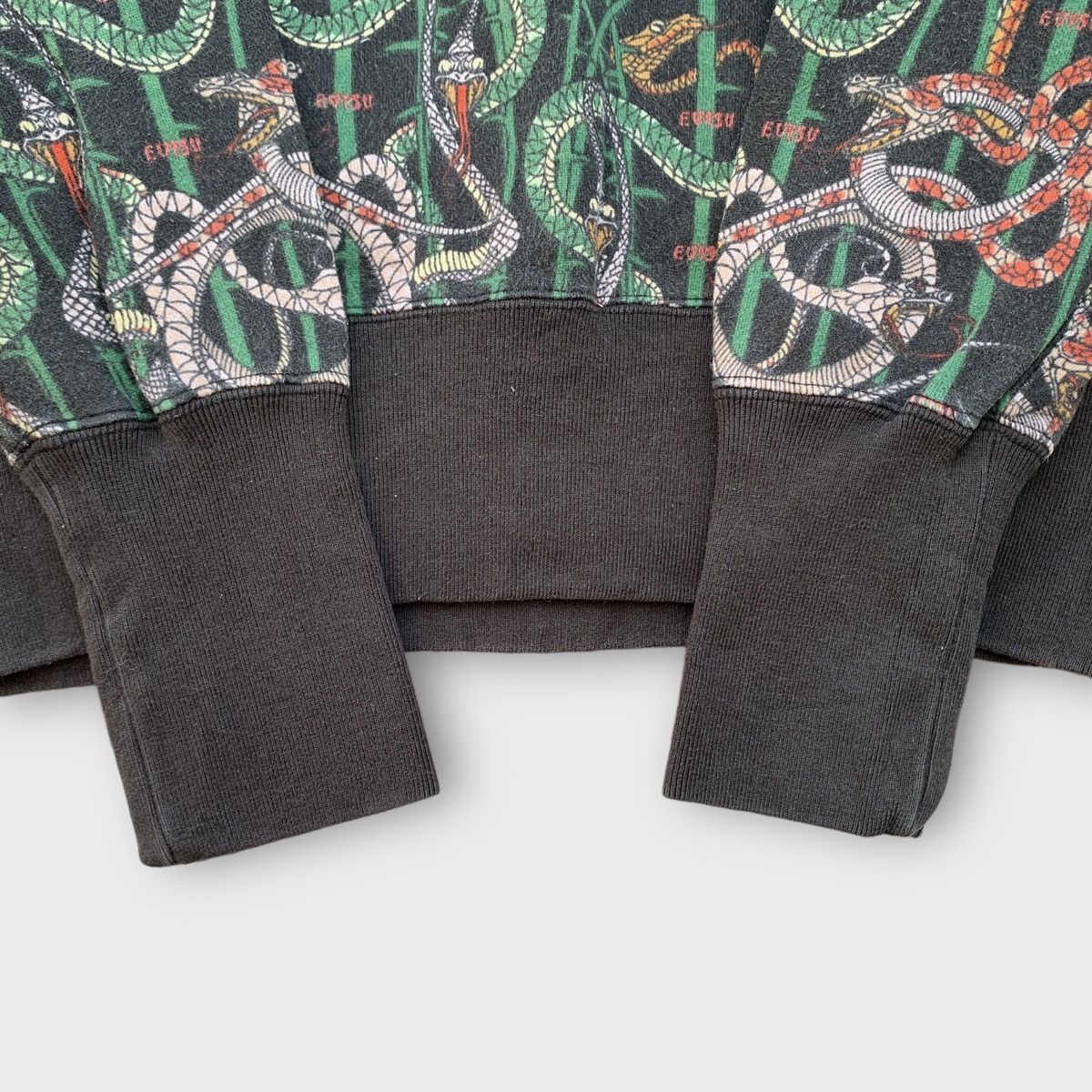 Evisu Evisu Snake Bamboo Patern Double V Crewneck Overprint Size US M / EU 48-50 / 2 - 6 Thumbnail