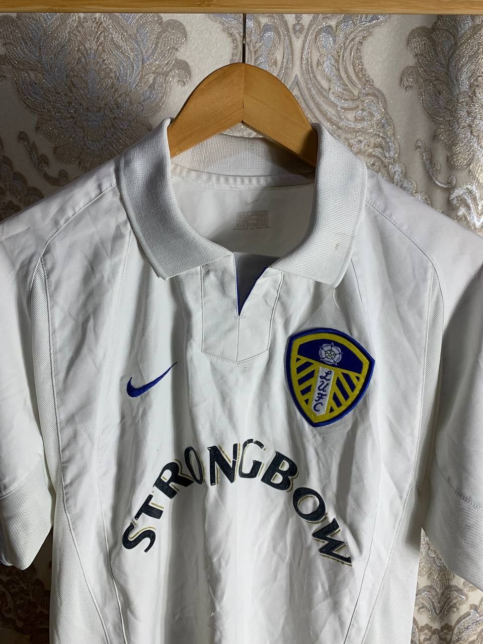 Nike Vintage Nike FC Leeds United England Soccer Jersey Retro 90s Size US S / EU 44-46 / 1 - 2 Thumbnail