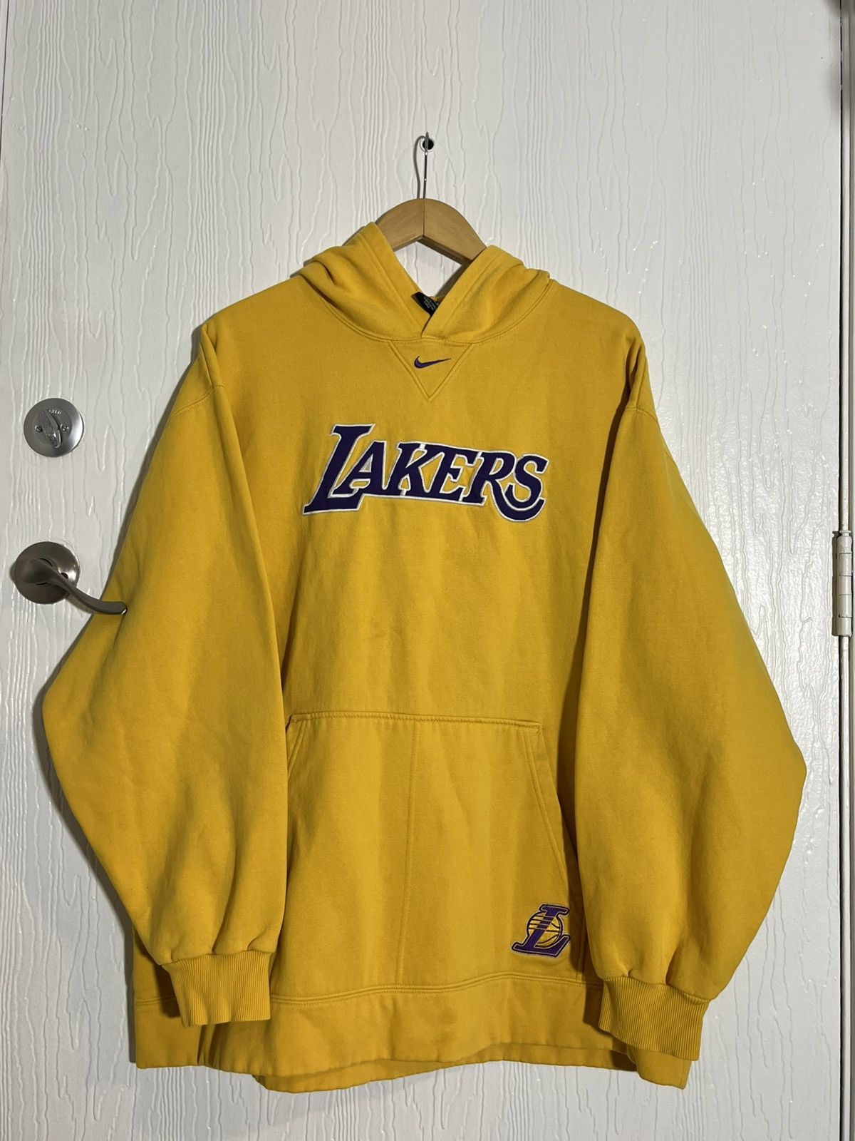 NBA Vintage Nike Los Angeles Lakers Center Swoosh Hoodie 2XL Size US XXL / EU 58 / 5 - 2 Thumbnail