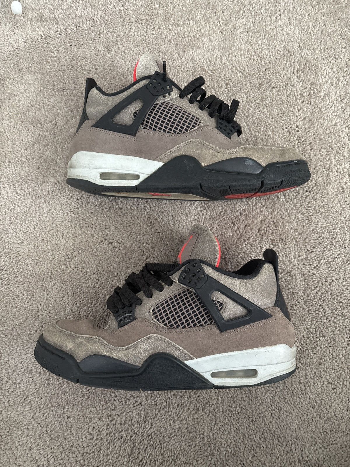 Jordan Brand Jordan 4 Taupe Haze Size US 10 / EU 43 - 2 Thumbnail
