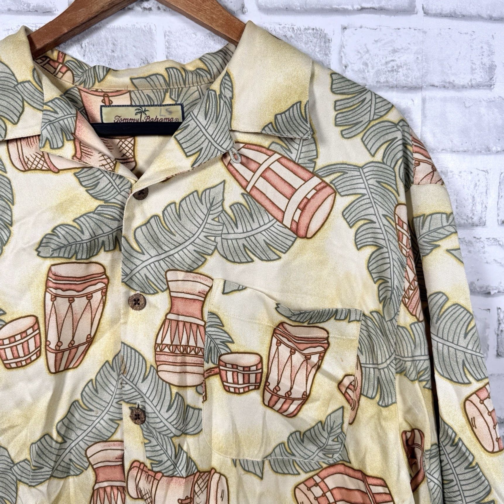 Tommy Bahama VINTAGE Tommy Bahama Drum Print Hawaiian Shirt Mens Size M Size US M / EU 48-50 / 2 - 2 Thumbnail