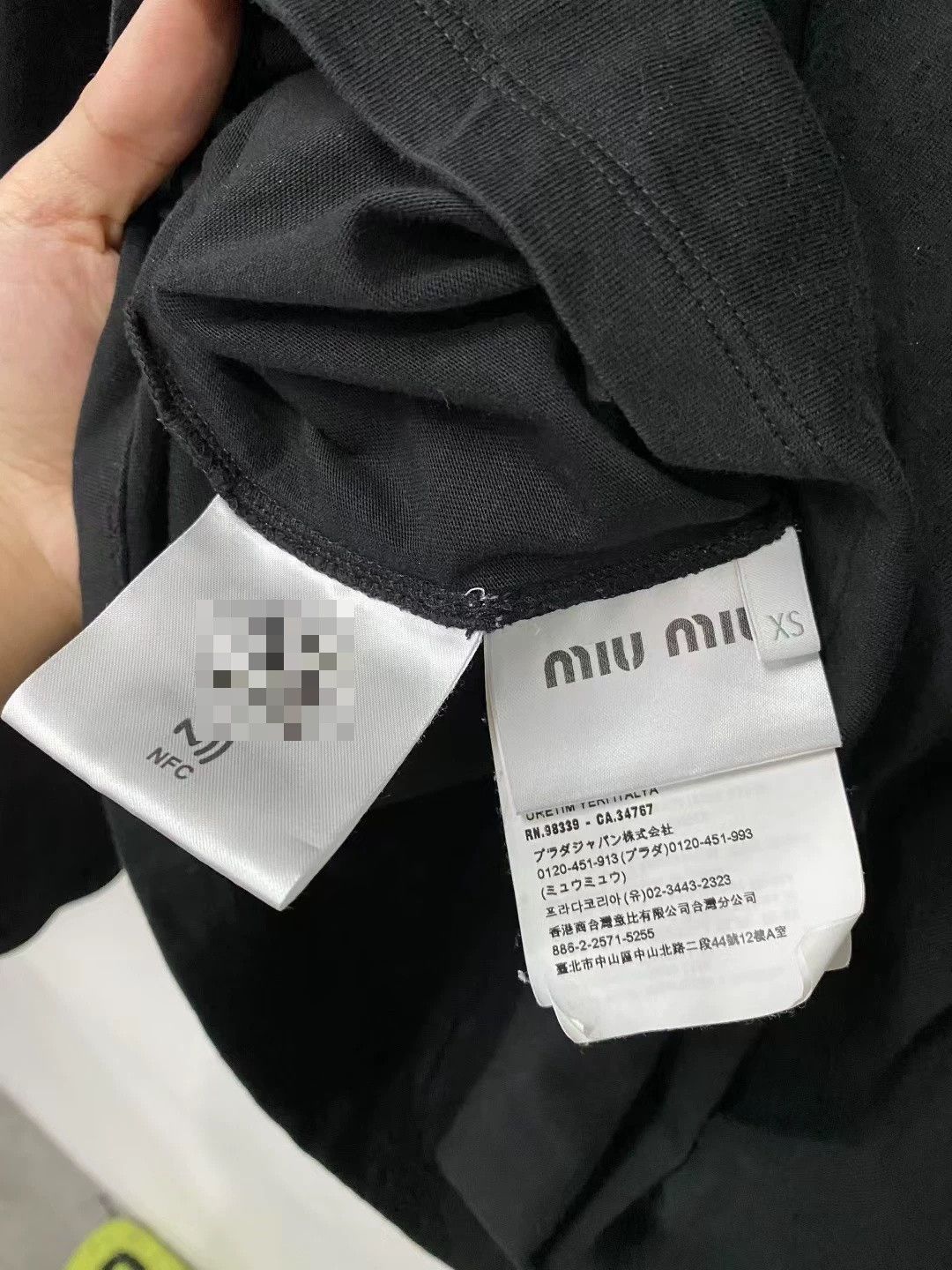 Miu Miu Miu Miu Black Red Logo Heart Long Sleeve Size US 26 / EU 42 - 6 Thumbnail