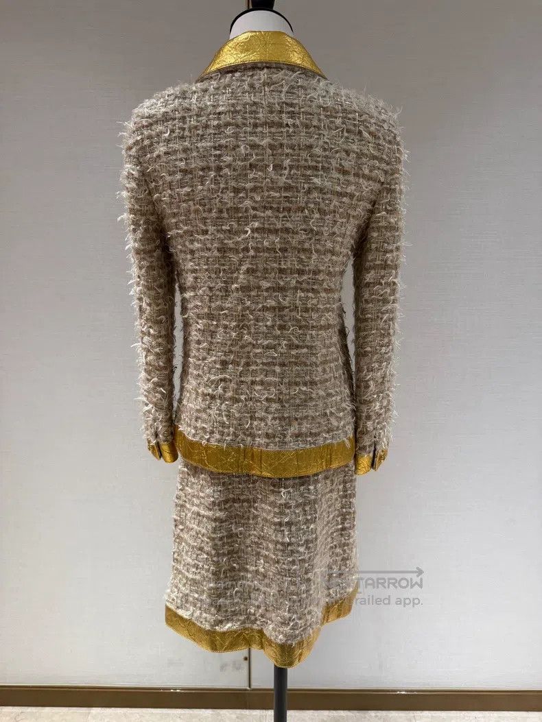 Chanel Chanel 19A Egyptian series pineapple pattern gold jacket Size XS / US 0-2 / IT 36-38 - 2 Thumbnail