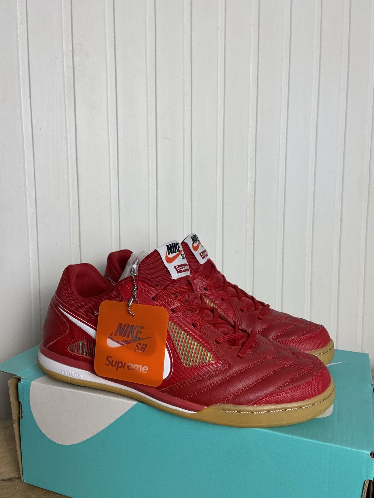 Nike × Supreme New Nike SB Gato "Supreme Red" Authentic 2018 Size 10US Size US 10 / EU 43 - 1 Thumbnail