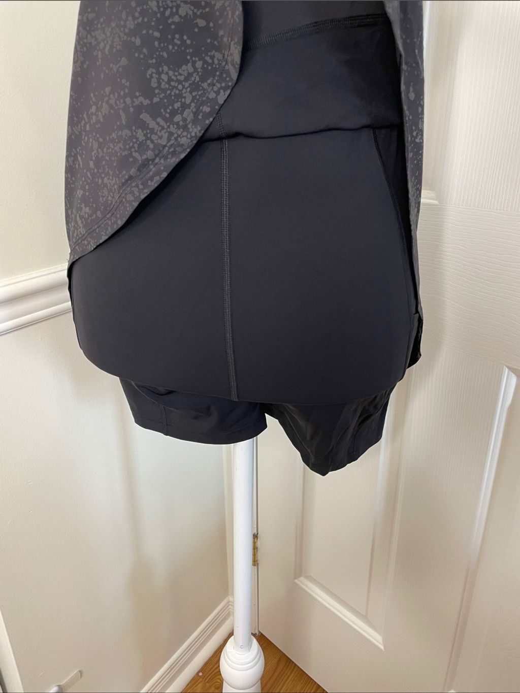 Lululemon NWT Lululemon Serene Stride Dress Black 6 Size M / US 6-8 / IT 42-44 - 10 Thumbnail