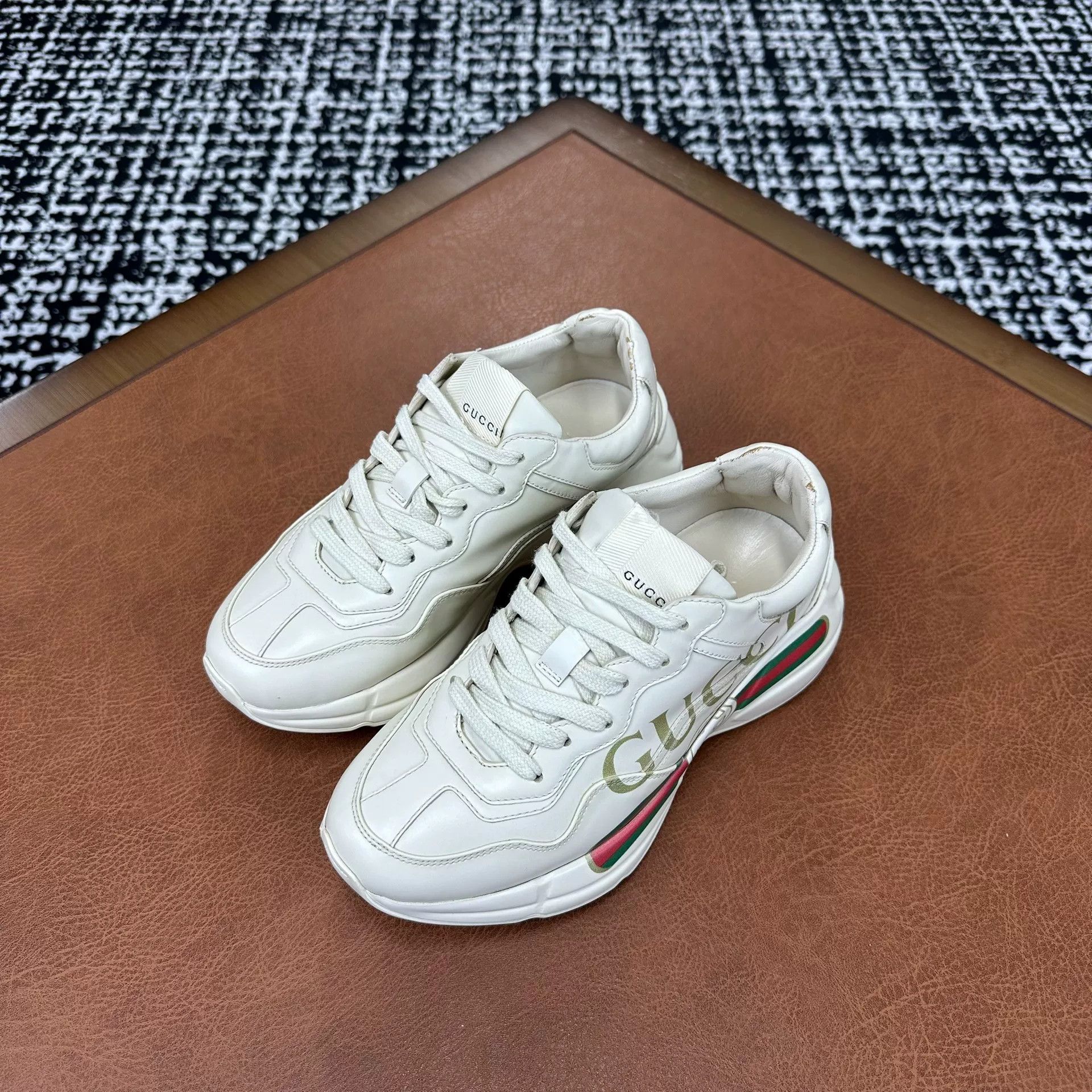 Gucci Gucci Printed Lowtop Sneakers it_35-5 Women Size US 5.5 / IT 35.5 - 1 Thumbnail