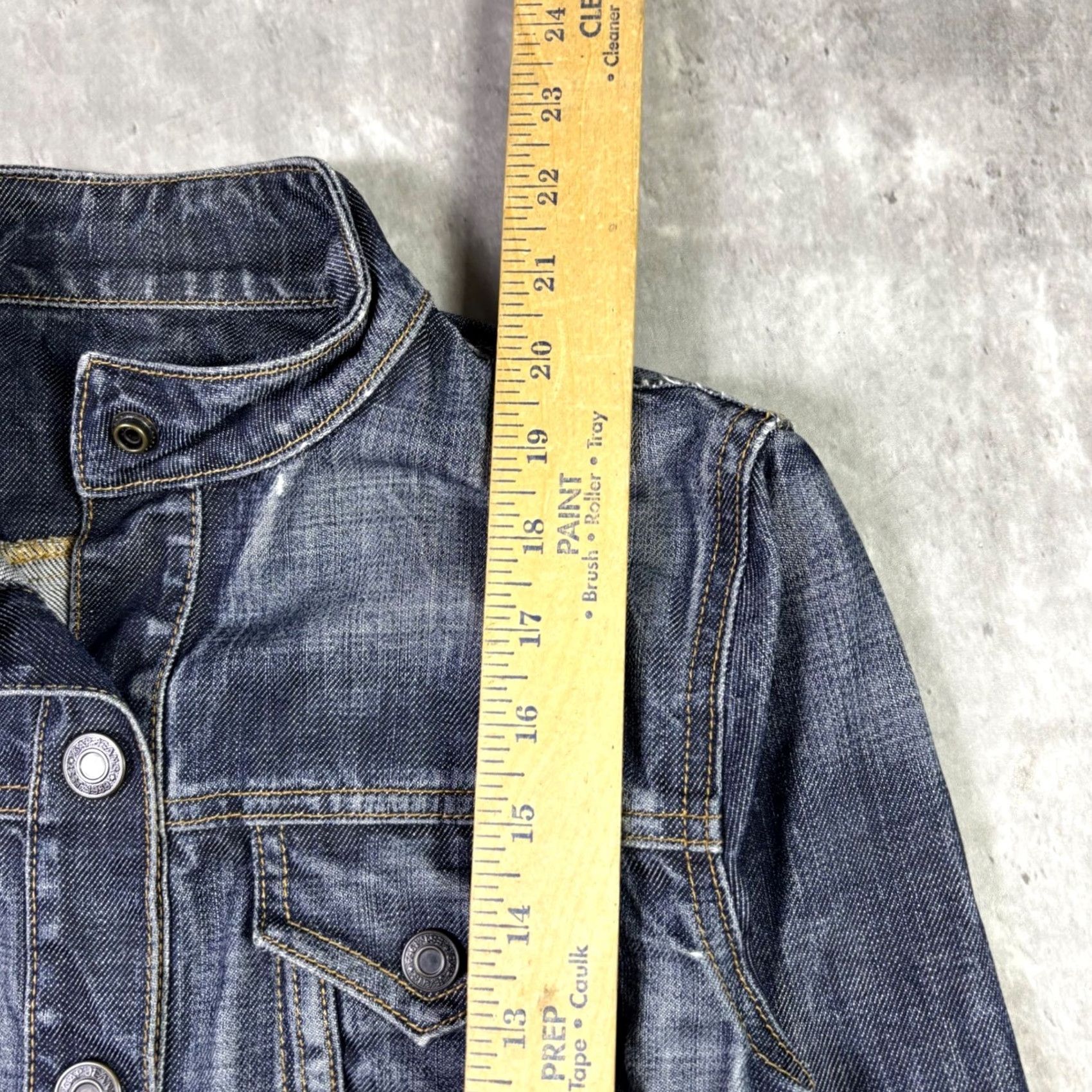Gap Gap Denim Jacket Womens XS Dark Wash Distressed Trucker Jean Jacket Blue Y2K Denim Jacket Womens XS Blue Distressed Jeans Jacket Short Jacket Button Size 26" / US 2 / IT 38 - 5 Thumbnail