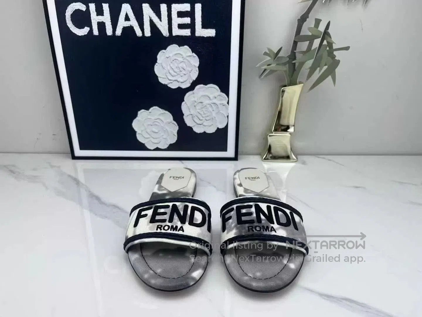 Fendi fendi logo splash slides in silver. Size US 8 / IT 38 - 2 Thumbnail